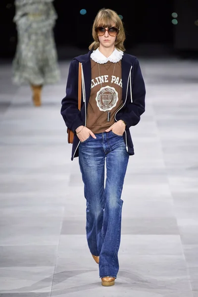 Look 19